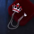 Herren Krone Ketten Brosche, silbernes Metall mit roten Strasssteinen, Anstecknadel. - Rote Strasskrone / Silber