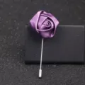 Handgemachte Stoff Rose Anstecknadel für Herren, elegante violette Blume Brosche mit langem Pin. - Stoffrose Stil / Leuchtendes Lila