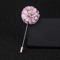 Broche fleur en tissu mauve avec longue épingle argentée, élégant accessoire floral pour pull femme. - Mauve Clair