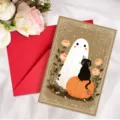 Carte de vœux d'Halloween mignonne avec fantôme, chat noir, citrouille et enveloppe. - Style de Chat Noir Citrouille Fantôme (T020402617)
