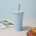 Hellblauer, vakuumisolierter Edelstahlbecher mit goldenem Strohhalm und Rand - 750ml / Hellblau [Goldener Rand]