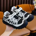 Scarpe sportive da esterno per bambini in bianco e nero con cinturini in velcro - 26 / Stile Vuoto / Nero