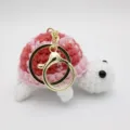 Niedlicher handgemachter Häkel-Schildkröten-Schlüsselanhänger mit rosa Strickpanzer - 8.5cm / Schlüsselanhänger-Stil / Rosa