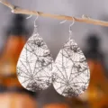Detalle de pendientes colgantes de cuero PU con estampado de telaraña de Halloween - Estilo Telaraña Densa (1120)