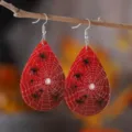 Pendientes colgantes de Halloween con telaraña, aretes de cuero PU rojo para fiesta. - Estilo Telaraña Fondo Rojo (1427)