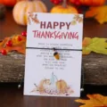 Thanksgiving Eichel Wunscharmband mit Grusskarte, herbstlicher Schmuckgeschenk fuer Damen und Maedchen. - Kleiner Tannenzapfen