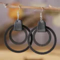 Böhmische Holz Leder Doppelring Ohrringe in Schwarz, schicker Herbst Winter Schmuck. - Schwarz (3805)