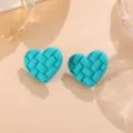 Matte geflochtene Herz Ohrstecker, trendige türkis Acryl geometrische Bonbon Farbe Schmuck. - Herz Paar / Blau