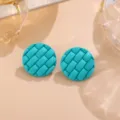 Türkis matte gewebte geometrische Ohrstecker, stilvoller bonbonfarbener Acryl Schmuck. - Kreis Paar / Blau