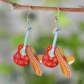 Mexikanischer Stil Gitarre und Sombrero Holz Ohrringe, bunte Festival Modeschmuck Damen. - Gitarre Sombrero Form Stil (4374)