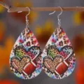 Trendige Football Tropfen Ohrringe PU Leder Sport Thema Baumluene Echtschmuck Damen - Bunter Leoparden-Herz Stil (317)