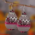 Pendientes colgantes de cuero PU en forma de gota con estampado Love y diseño. - 1262