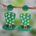 St. Patricksdag groene glitters klaver acryl hoge hoed hangende oorbellen - Groene Festival Hoge Hoed Stijl (4048)