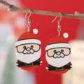 Weihnachts-Ohrringe aus Holz mit Weihnachtsmann-Motiv, doppelseitig, festlicher Schmuck - Zwinkernder Peace-Zeichen Weihnachtsmann (1649)