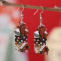Boucles d'oreilles pendantes en bois bonhomme de pain d'epices tasse de cafe noel. - Style Tasse à Café Chocolat Bonhomme Pain d'Épices (1678) / 1678 (Tasse Chocolat Bonhomme Pain d'Épices)