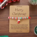 Pulsera navideña de cuentas de arcilla polimérica con colgante de calcetín y tarjeta. - Calcetín de Navidad