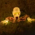 Halloween leuchtender Skelett Bodenbrecher Dekoration gruselige Requisite für Hof Party Garten - Z255 Kriechender Geisterkopf mit warmem Leuchten