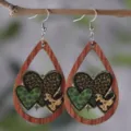 St. Patricks Tag Holztropfen Ohrringe mit gruenem Kleeblatt und Leopardenmuster Schmuck - Grünes Karomuster Herz Klee (SHE321)