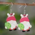 Osterhase Gnom Holz Ohrringe mit grünem Eier Muster für festliche Frühlingsmode. - Stil 2122