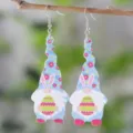 Boucles d'oreilles en cuir de lapin gnome de Pâques avec motif d'œuf mignon pour fête. - Style de Gnome Tenant un Œuf de Pâques (2408)