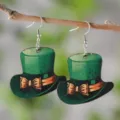 St Patricks Day grüne Zylinder Holz Ohrringe festliche Kleeblatt Feiertag Schmuck Geschenk - Grüner Hut Schleife Stil (SHE2151)