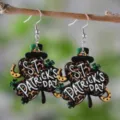 St. Patrick's Day Holz-Ohrringe mit grünem Klee und Leopardenmuster für festlichen Look. - Leopard Klee St. Patrick's Day Stil (SHE2324)