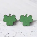 Pendientes de botón de trébol de madera, joyería verde de shamrock para fiesta de San Patricio. - Estilo Trébol Verde (SHE410)