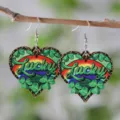 St. Patricks Tag Kleeblatt Herz Holz Ohrringe mit Regenbogen und Lucky Druck, Detailansicht. - Herz Regenbogen Leopard Klee Stil (SHE2635)
