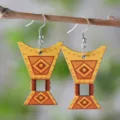 Hölzerne geometrische Ohrringe mit doppelseitigem Vintage-Druck, elegantes Design für Damen. - Geometrischer Gefäßstil (SHE2823)