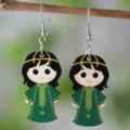 Hölzerne Cartoon Mädchen Ohrringe grünes Kleid Vintage Stil Mode Schmuck leichte Geschenkidee - Mädchen Im Grünen Kleid Stil (SHE2825)