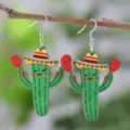 Niedliche mexikanische Kaktus Holzohrringe mit Sombrero und Maracas, lustige Ohrhänger. - Kaktus Stil (SHE2770)
