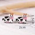 Suesse Cartoon Kuh Holz Ohrstecker Nahaufnahme, kleines Tier Schmuck Geschenk Damen. - Orangefarbene Hörner Ganzkörper Kuh Stil (Artikel 360)
