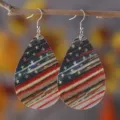 Patriotische amerikanische Flagge Tropfen Lederohrringe, doppelseitige PU Leder Ohrringe Damen. - Stern Mehrfarbige Streifen Stil