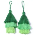 Grüner mehrschichtiger Quasten-Anhänger mit Farbverlauf für Hanfu und traditionelle Dekoration. - Dreilagige Quasten / Gesamtlänge ca. 16cm / Verlauf Grün