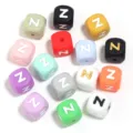 Perles carrées en silicone lettres vue détaillée, accessoires bijoux bracelet DIY. - Lettre Z / Taille Extérieure 12mm Trou 2.5mm