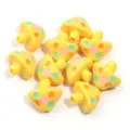 Perle di funghi in acrilico colorato con pois per la creazione di gioielli fai da te e portachiavi. - Giallo
