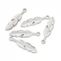 Edelstahl Feder Anhänger für DIY Schmuckherstellung, detailreiche Metall Charm Accessoires. - Große Feder / 5 Stück/Packung / Stahlfarben