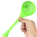 Louche à soupe verte en plastique Monstre du Loch Ness, outil de cuisine créatif long manche. - Écumoire / Vert