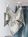 Gran pañuelo triangular con estampado de cachemir negro, pañuelo elegante y top de seda decorativo. - Cachemir floral blanco
