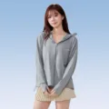Chaqueta de protección solar con capucha gris para mujer, ajuste holgado UPF100+ anti UV. - L / Gris Espacial