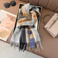 Klassischer Karoschal aus Kunst-Kaschmir mit Fransen, eleganter warmer Winterschal für Damen. - Farbe 8