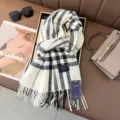Klassischer schwarz-weißer Karoschal aus Kaschmir-Imitat für kuschelige Herbst-Tage. - Farbe 19