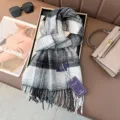 Schwarz-grauer karierter Kaschmir-Gefühl Schal mit Fransen, klassischer warmer Winterkragen. - Farbe 23