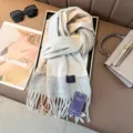 Klassischer warmer Winter Schal aus Kunstkaschmir in Grau und Beige mit Fransen. - Farbe 24