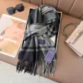 Klassischer schwarz-grauer Karoschal aus Kaschmirimitat mit Fransen, elegantes Winteraccessoire. - Farbe 28