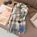 Klassischer britischer Karo-Schal aus Kaschmir-Imitat mit Fransen, warm und elegant. - Farbe 32