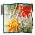 Foulard carré soie femme, élégant imprimé floral, bandeau élégant accessoire chemise mode. - Orange doux - Bordure verte