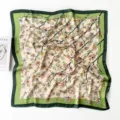 Foulard carré en soie imprimé papillon floral pour femme, accessoire élégant bord vert. - Jasmin et papillon - Vert