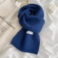 Écharpe en tricot doux unie, accessoire de mode chaud d'hiver pour les femmes tous les jours. - Bleu Saphir