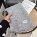Suave bufanda de invierno de punto gris para mujer y hombre, cálido cuello acanalado. - Gris claro